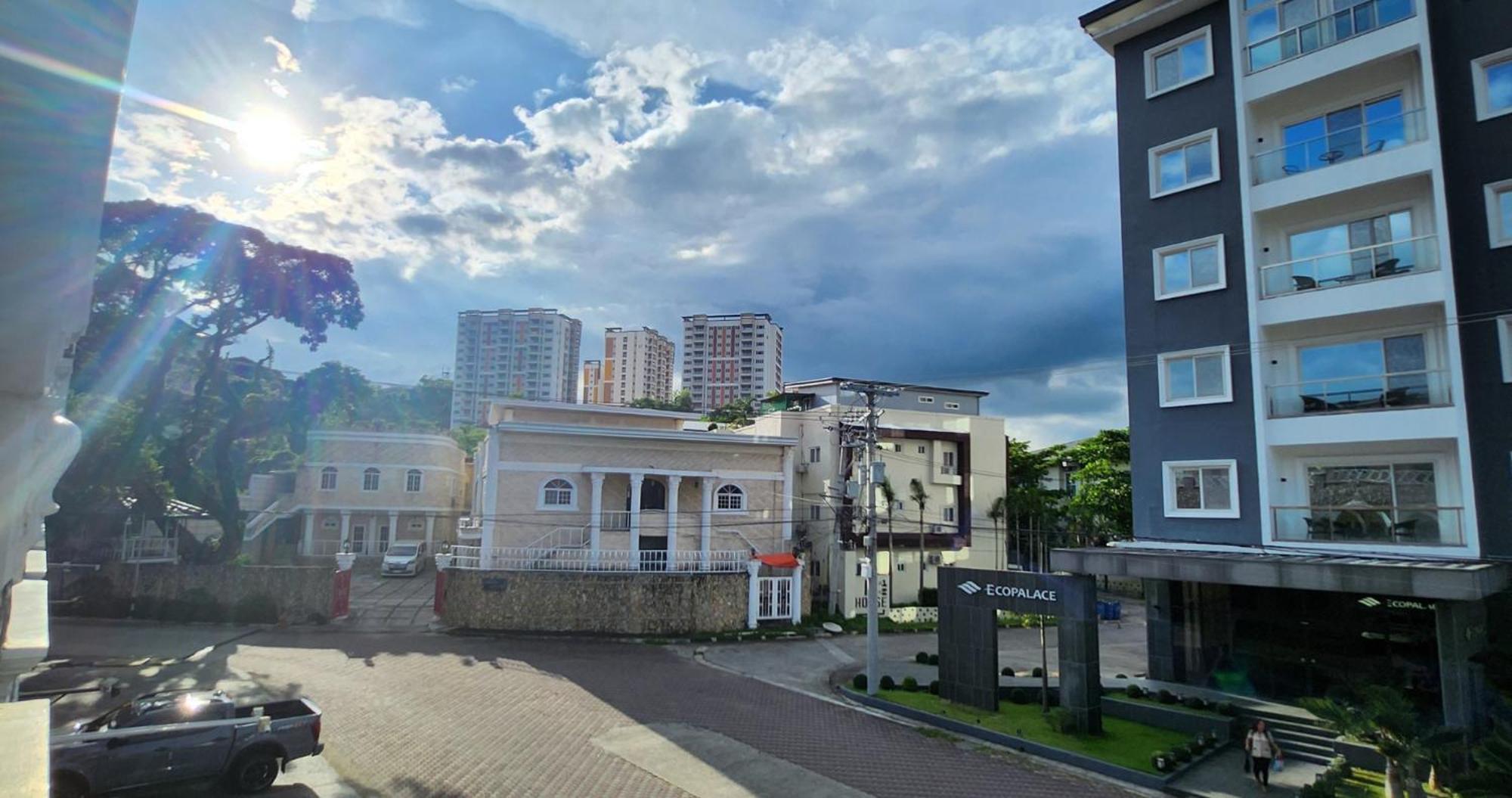 Aston Stay And Villas Mabalacat Экстерьер фото