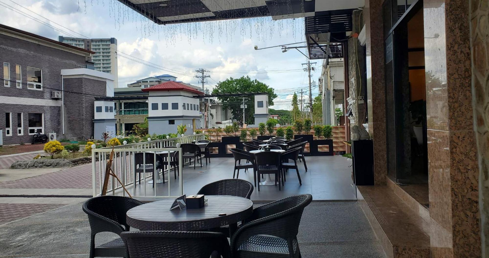 Aston Stay And Villas Mabalacat Экстерьер фото
